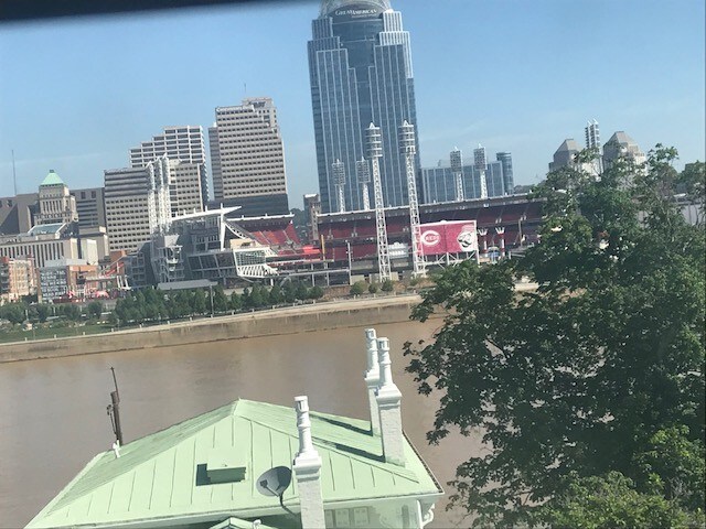 Foto del edificio - 326 E 2nd St