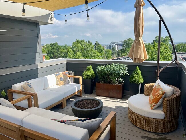 Foto del edificio - 2345 Decatur St