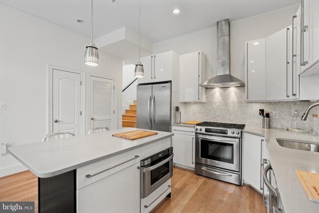 Building Photo - 2108 10th St NW