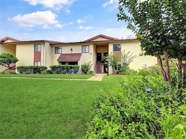 Building Photo - 700 Midway Dr
