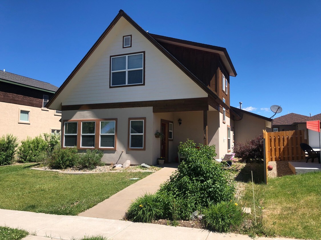Primary Photo - 1603 S Taylor Cir
