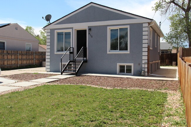 Building Photo - 815 S Patton Ct