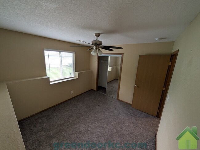 Building Photo - 914 Fall Meadow Ln
