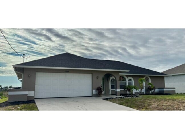 Building Photo - BEAUTIFUL 3 Bedroom 2 bath SOUTHWEST CAPE ...