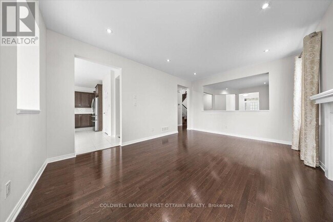 Building Photo - 118 Culloden Cres