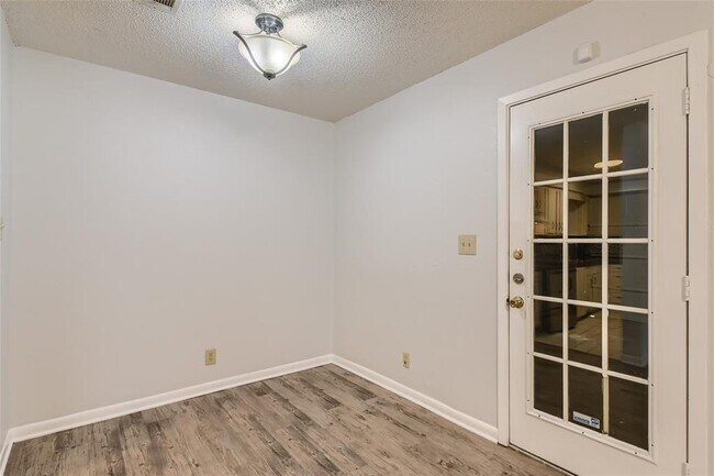 Foto del edificio - 2712 Parker Ln