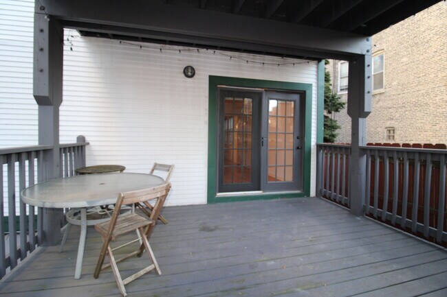 Foto del edificio - 1454 W Walton St