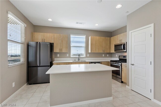 Foto del edificio - 11238 Essence Point Ave