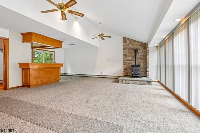 Foto del edificio - 488 Cedar Ln