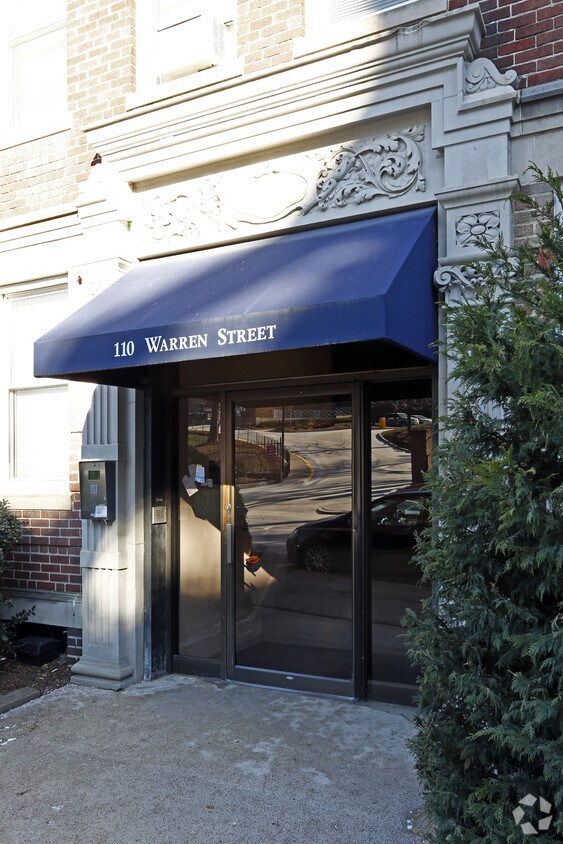 110 Warren Street y 6 Camelot Court - 110 Warren Street & 6 Camelot Court
