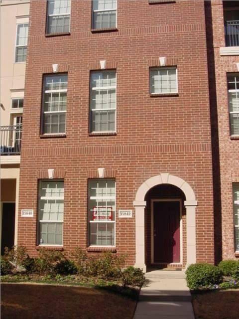 Foto del edificio - 15842 Breedlove Pl