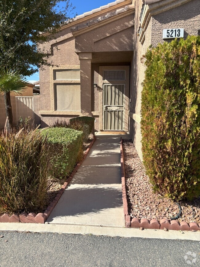 Building Photo - 5213 Panguitch Dr