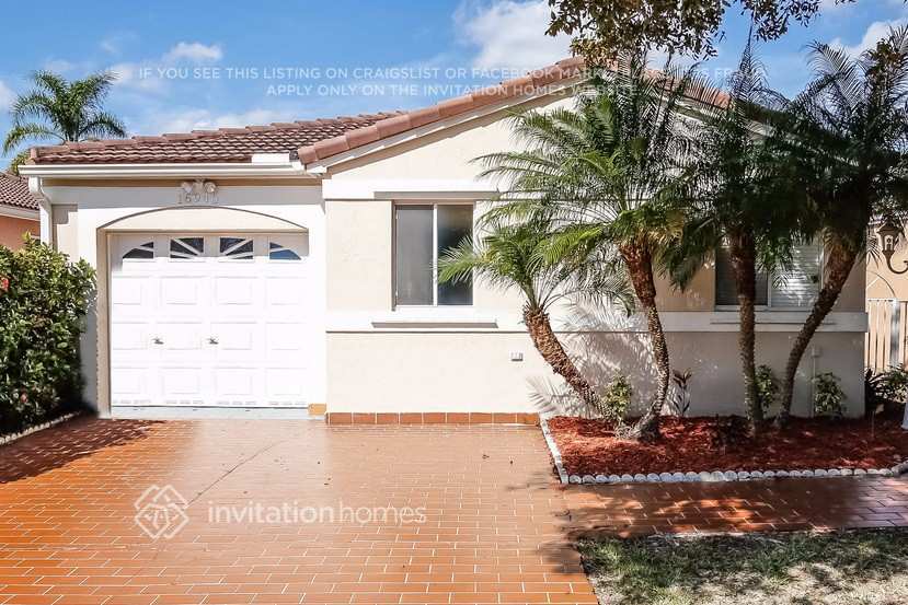 Foto principal - 16940 SW 142nd Pl