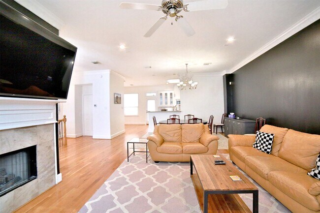 Foto del edificio - 2410 Dorrington St