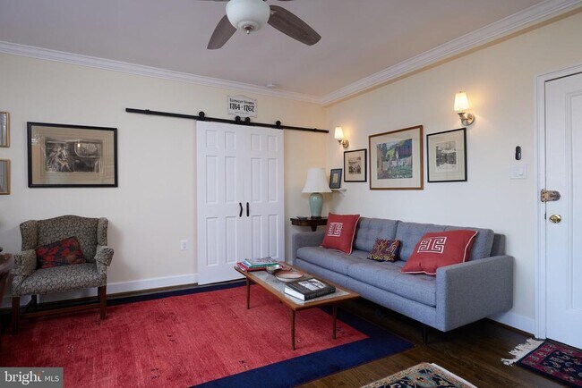 Foto del edificio - 3051 Idaho Ave NW