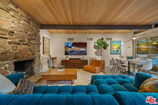 Foto del edificio - 207 N Debby Dr