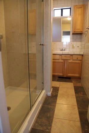 Foto del edificio - 1200 W 10th St