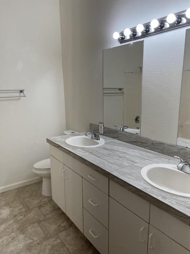Building Photo - 79641 Avenue 42
