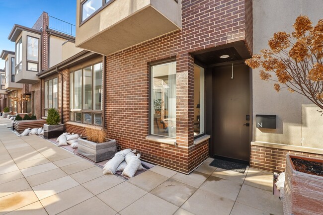 Building Photo - 1757 N Paulina St