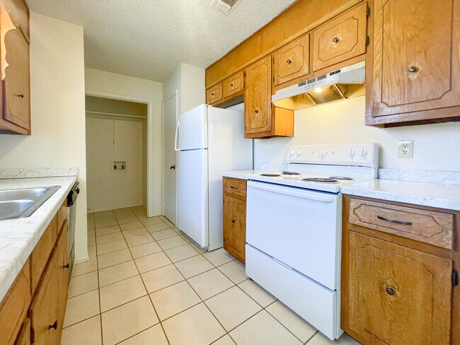 Foto del edificio - 105 Lindenwood Ln N
