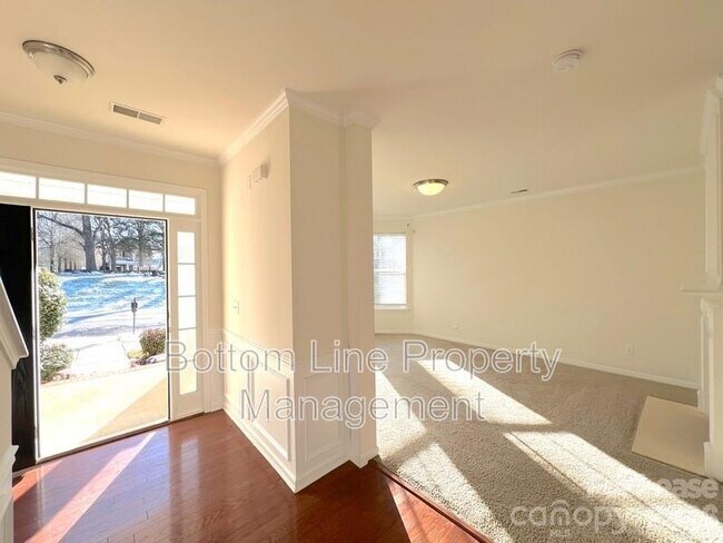 Foto del edificio - 9737 Tidal Ct