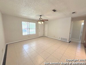 Foto del edificio - 8231 Meadow Forest St