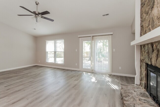 Foto del edificio - 4726 Butterwick Ln