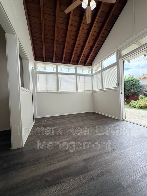 Building Photo - 1728 N California St