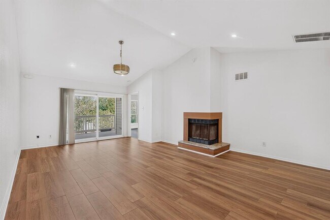 Building Photo - 2450 Wickersham Ln