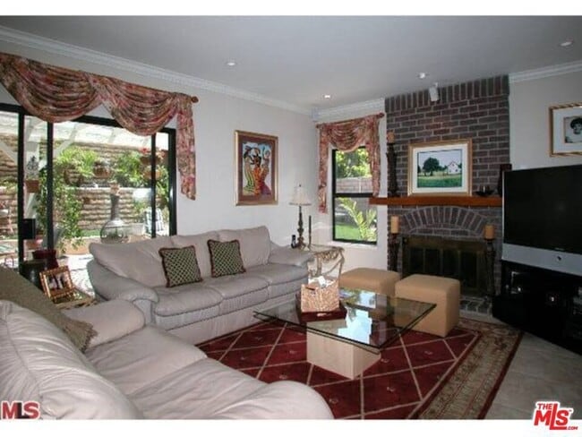 Foto del edificio - 5241 W Goldenwood Dr