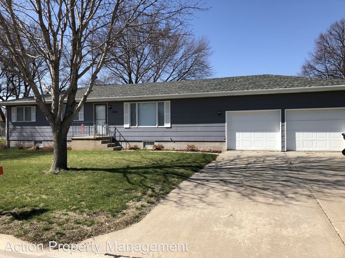 Primary Photo - 3 br, 2 bath House - 1504 Custer St