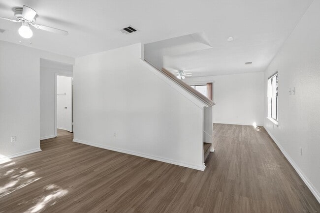 Building Photo - 1200 Keeshond Pl