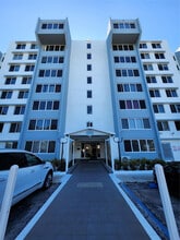 Building Photo - 9001 SW 77th Ave