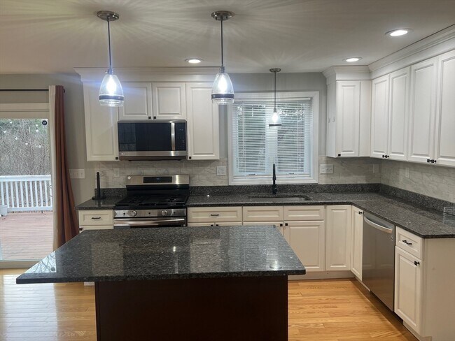 Foto del edificio - 131 Merrill Ave