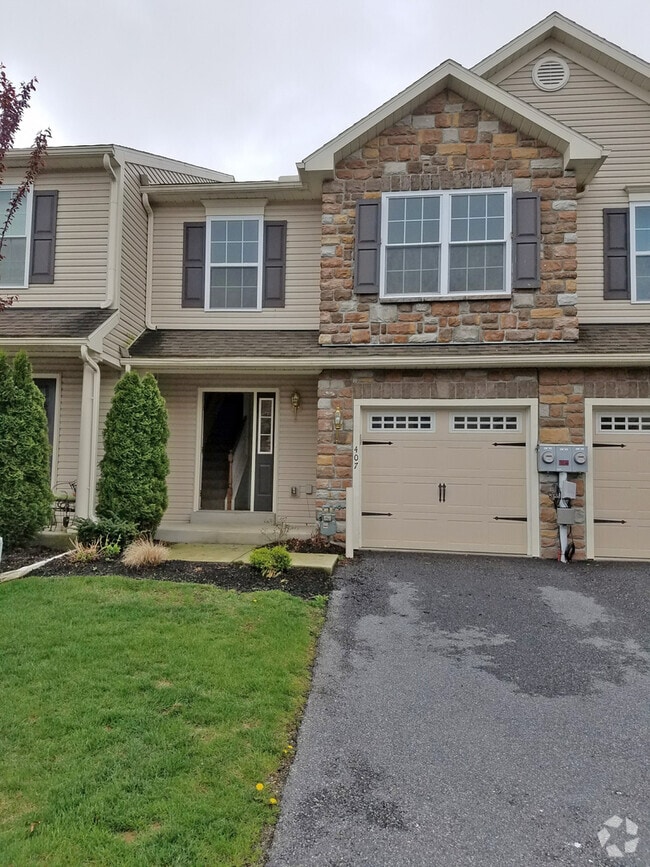Building Photo - 802 Caramist Cir