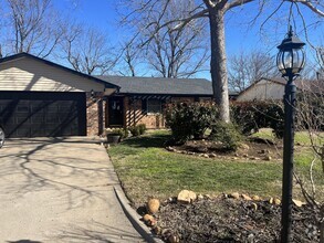 Building Photo - 1604 SE Jarman Ave