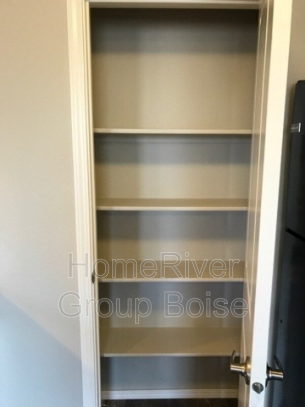 Foto del edificio - 1326 S Edgewater Cir