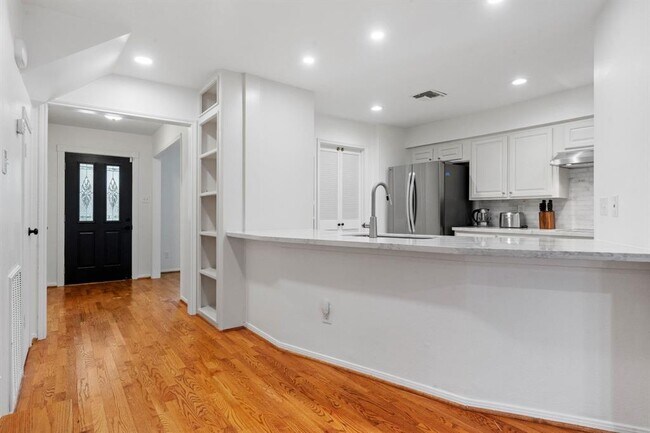 Foto del edificio - 727 Bunker Hill Rd