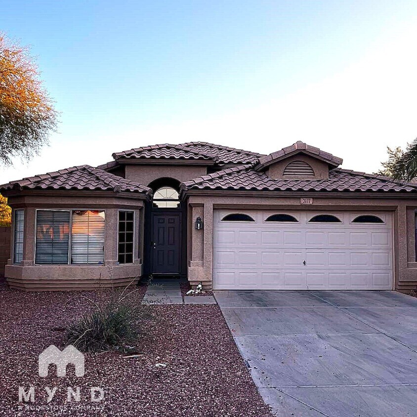 Foto principal - 2117 S 114th Ave