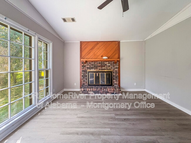 Building Photo - 1701 Longmeadow Dr