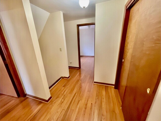 Foto del edificio - 227 Sunshine Dr