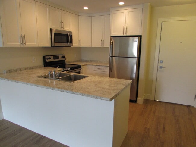 Building Photo - 4960 Songbird Pl