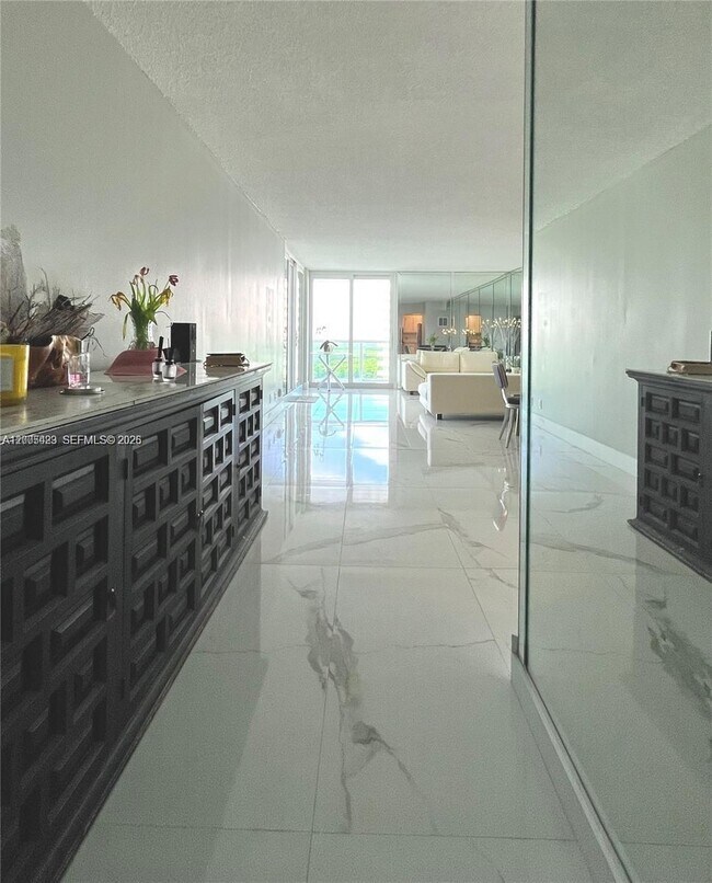 Foto del edificio - 100 Bayview Dr