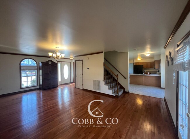 Building Photo - 5216 Meadoway Rd