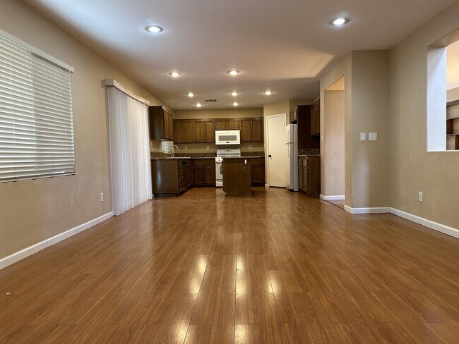 Foto del edificio - 5537 Spruce Hill Ct