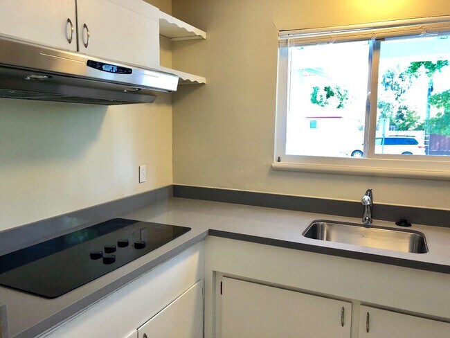 Foto del edificio - 6317 Bancroft Way