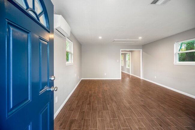 Building Photo - 628 Foster St