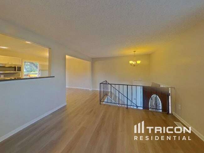 Building Photo - 5014 Bradley Cir