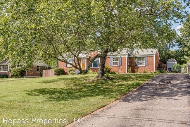 Building Photo - 3 br, 1 bath House - 518 Elaine Drive