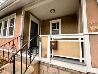 Building Photo - 39 Ferris Ave